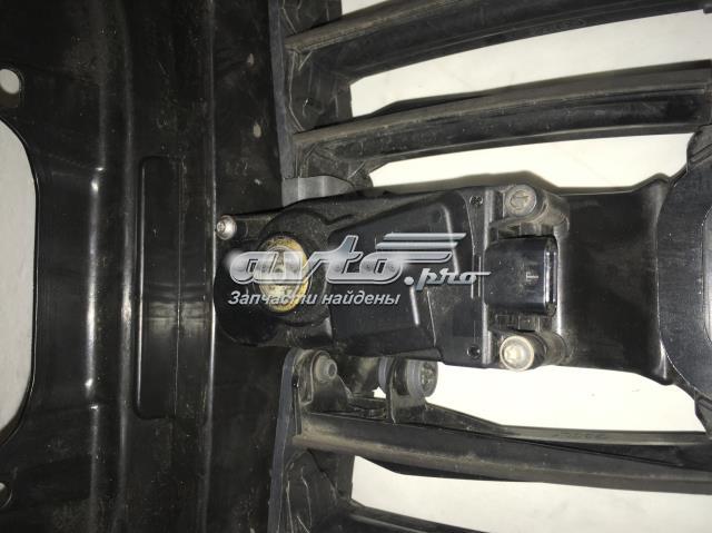 BMW 51137474368 Решетка радиатора в наличии Кривой Рог