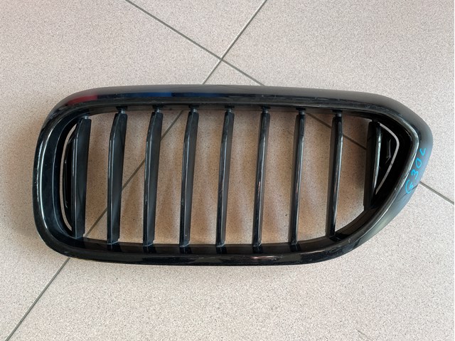 51138070469 BMW Решетка радиатора левая купить в Харьков