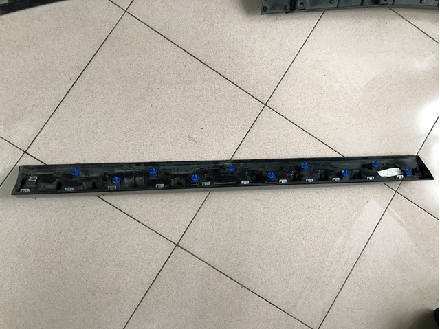 51138499210 BMW Молдинг двери передней правой нижний купить в Черновцы