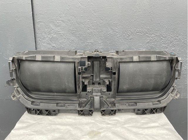 Жалюзи радиатора охлаждения 51745A112F8 BMW