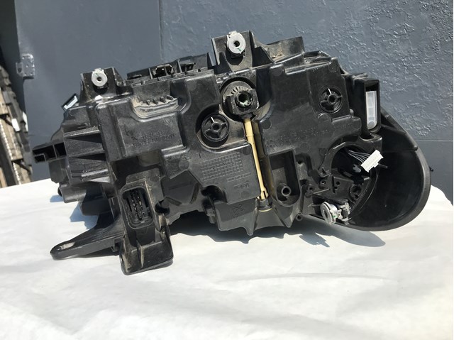 63115A10AE1 BMW Фара левая купить в Ужгород