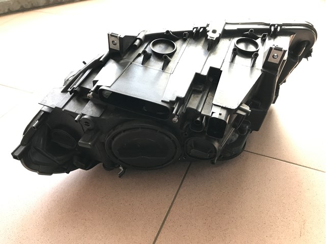 BMW 63117203240 Фара правая в наличии Сумы