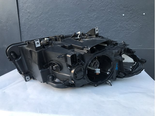 BMW 63117271911 Фара левая в наличии Черновцы