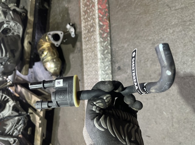 Клапан абсорбера 04627694AA CHRYSLER