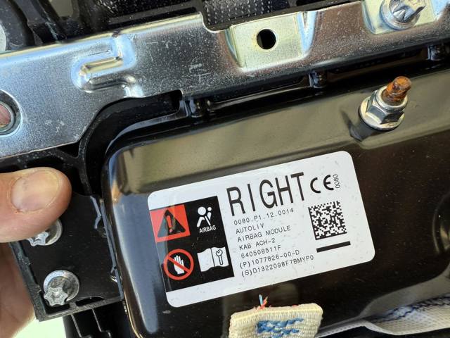 Подушка безопасности (AIRBAG) пассажирская, защиты коленей 107782600D TESLA