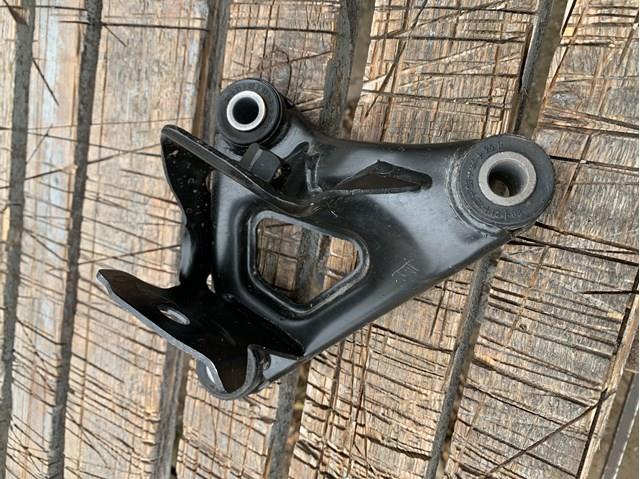 Подушка мотора правая 111023200C TESLA