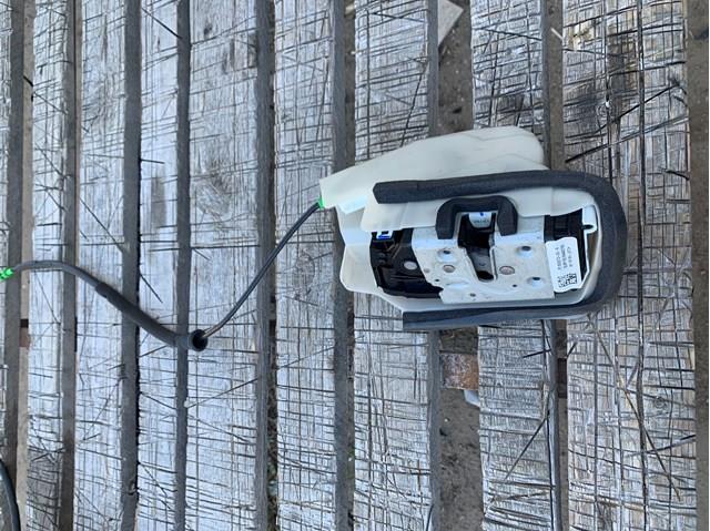 Дверной замок передний правый 150067300A TESLA