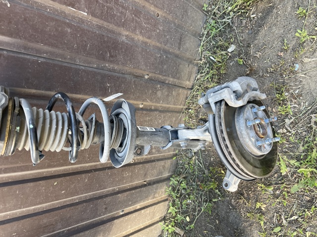 Цапфа поворотная правая 39030300 GM