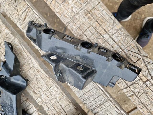 Кронштейн крепления крыла переднего правого, передний 4M0807284B VAG