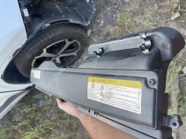 Патрубок воздушный, вход воздушного фильтра 5QM129254 VAG