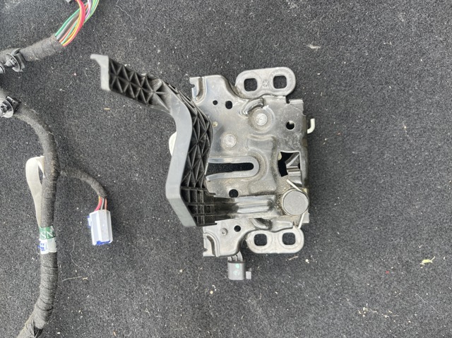 Запор капота (замок и привод замка капота) 68237158AB CHRYSLER