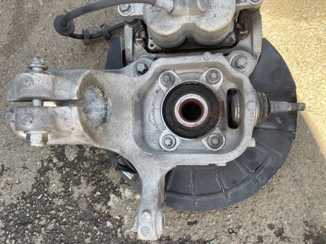 Цапфа поворотная левая 68285995AB CHRYSLER