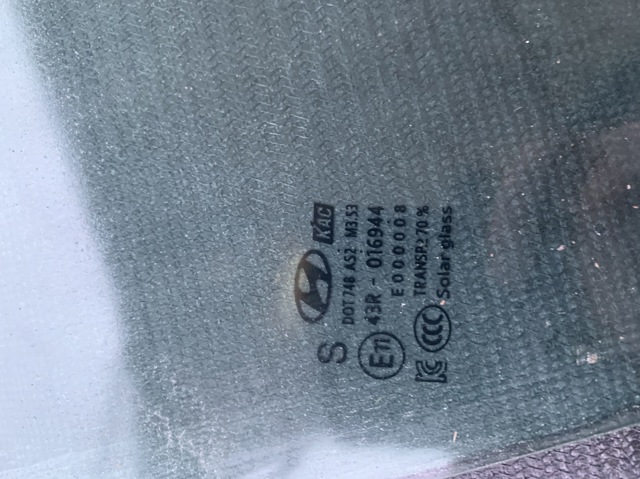 HYUNDAI 82420J9020 Стекло двери передней правой в наличии Украина