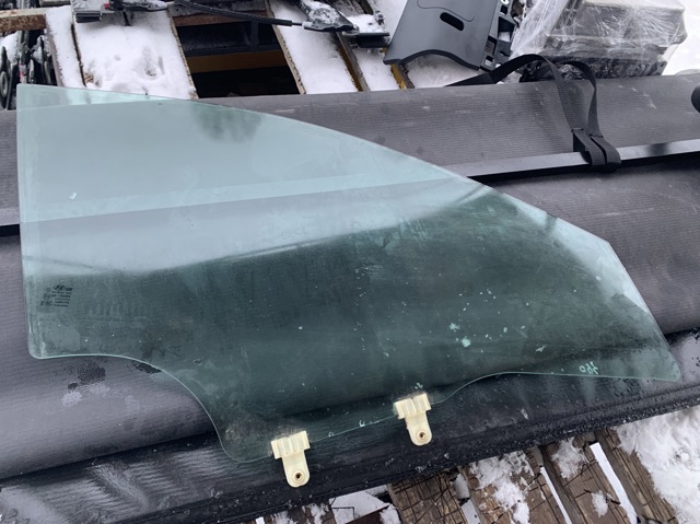 Стекло передней двери, правой 82420J9020 HYUNDAI