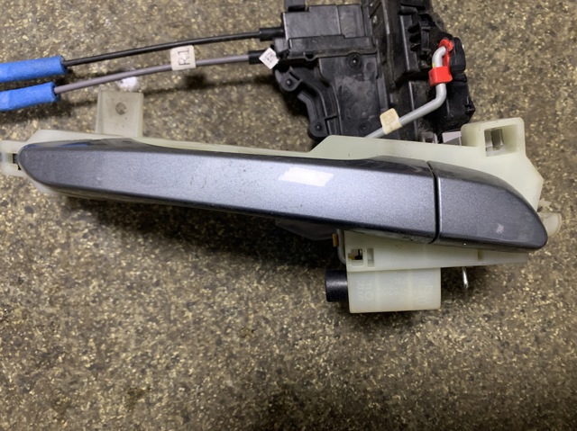 Ручка двери передней наружная правая 82661J9700 HYUNDAI