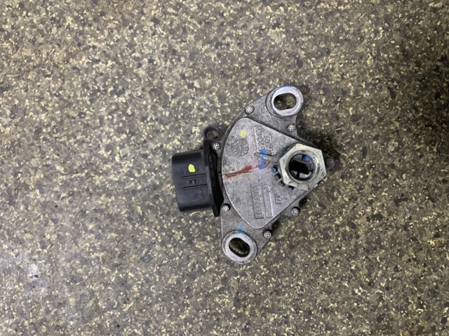 Датчик положения селектора АКПП 8945152040 TOYOTA