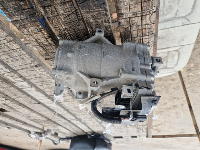 Компрессор системы кондиционирования 926005SA0A NISSAN