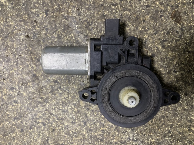 MAZDA D6515858X Мотор стеклоподъемника двери передней правой в наличии Николаев