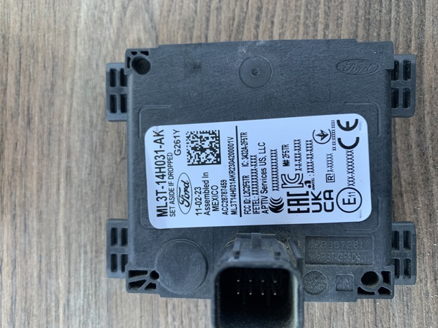 FORD ML3T14H031 в наличии Киев