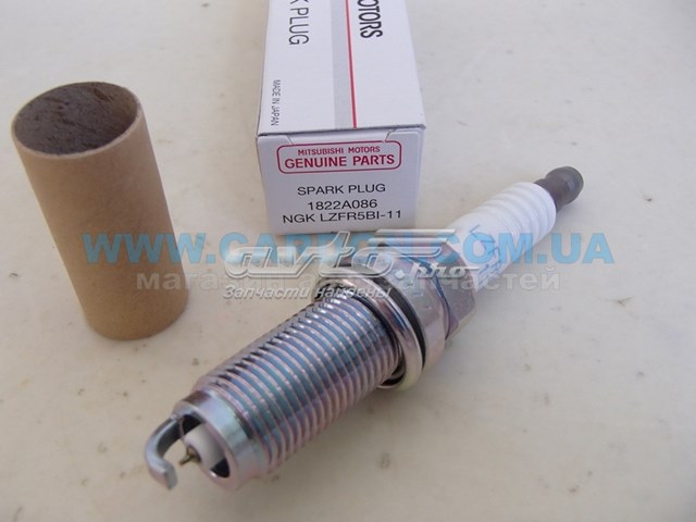 1822A086 Mitsubishi свеча