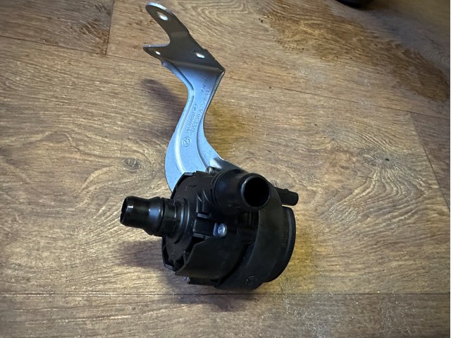 11518671654 BMW Дополнительная помпа купить в Львов