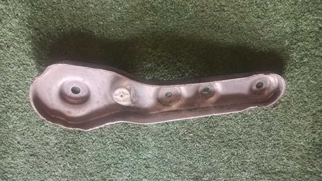 Кронштейн задней балки 31106861142 BMW