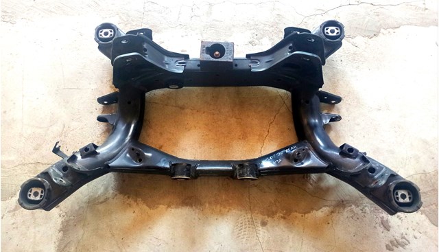 Поперечка задней подвески 33306874404 BMW