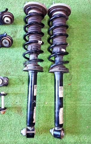 Цилиндр подвески 33526866615 BMW