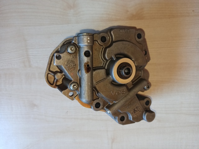 Помпа масляная 4893614AC CHRYSLER