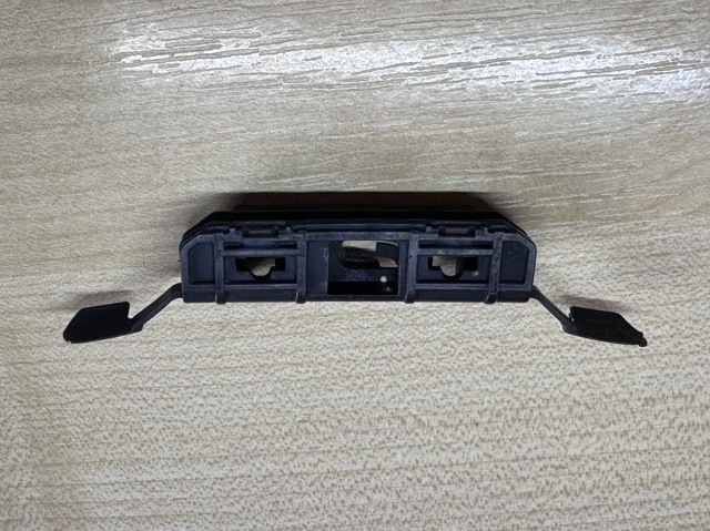 BMW 51137258183 Пистон (клип) крепления молдинга лобового стекла в наличии Чернигов