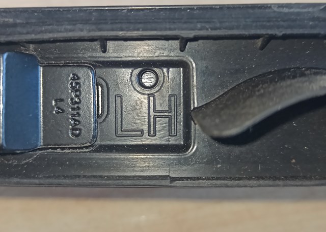 BMW 51137414349 Рейлинг крыши левый в наличии Украина