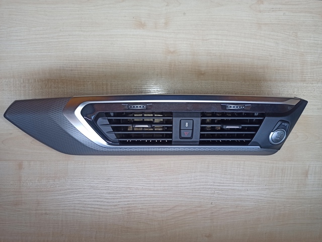 BMW 51458071017 Молдинг (накладка) приборной панели "торпедо" центральный в наличии Черновцы