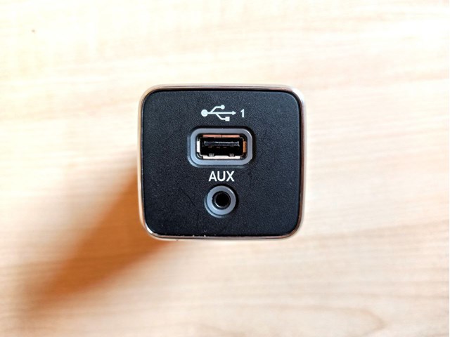 USB-разветвитель 5XG28DX9AC CHRYSLER