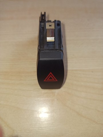 Кнопка аварийной сигнализации 61319389075 BMW