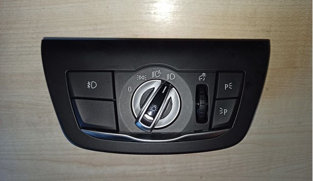 Переключатель света фар на "торпедо" 61319472964 BMW