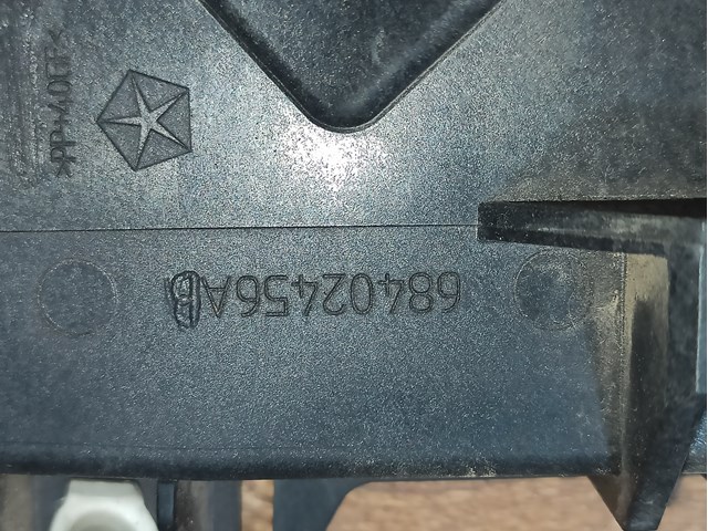 CHRYSLER 68402456AB Подставка аккумулятора в наличии Черкассы