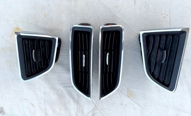 Решетка воздуховода EM2Z19893BL FORD