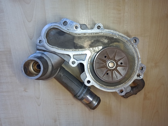 FT4Z8501E FORD Помпа купить в Винница