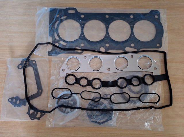 Комплект прокладок двигателя, полный 041110D102 TOYOTA