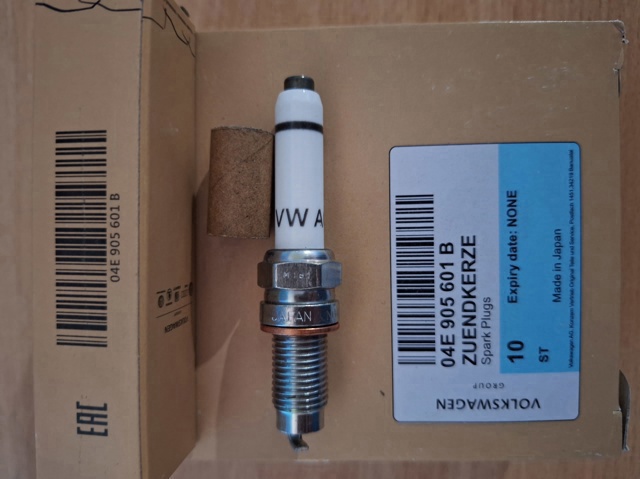 Свеча 04E905612C VAG