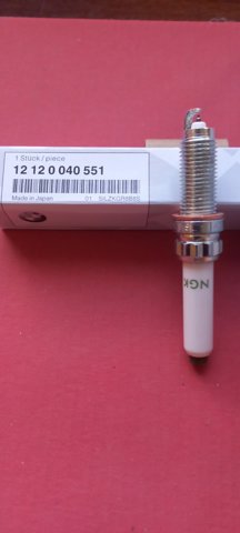 Свеча 12120041666 BMW