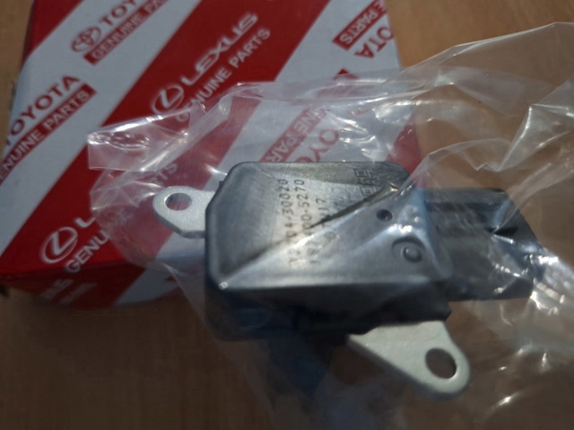 Расходомер воздуха 22204E0010 TOYOTA