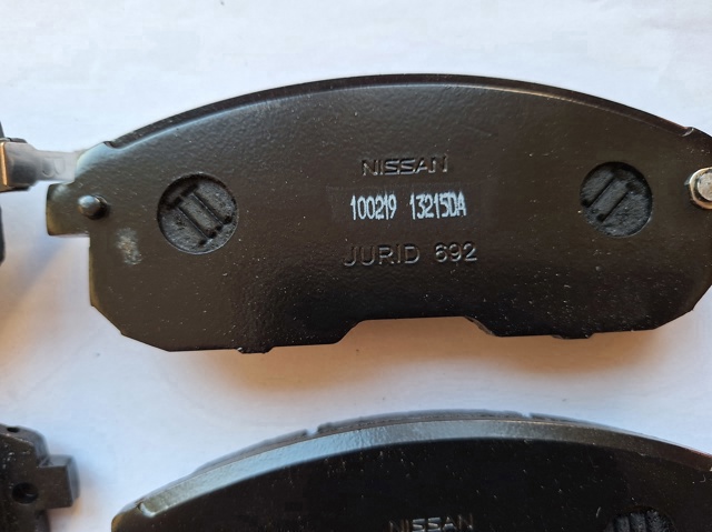 D1061JA00A Колодки тормозные передние дисковые купить Полтава