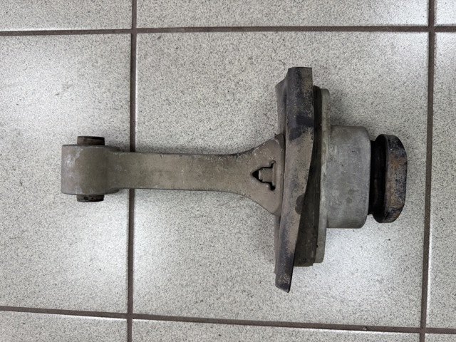 219504R000 HYUNDAI Передняя опора двигателя купить в Черкассы