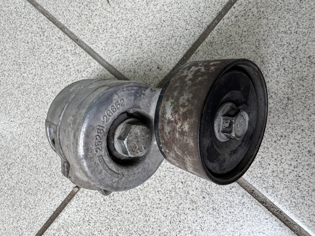 Роликовий модуль натяжителя ремня 252812G652 HYUNDAI