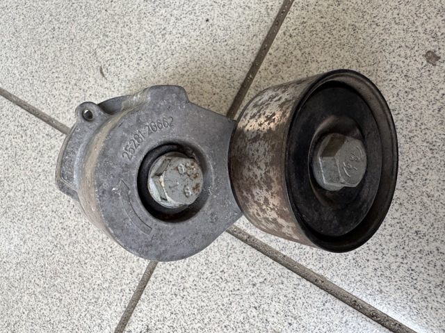 Натяжной ролик 252812G662 HYUNDAI