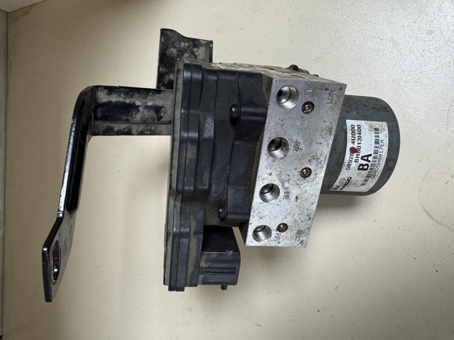 Блок управления ABS 589204U000 HYUNDAI