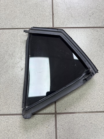 Форточка двери треугольник, задней, левой 834172T010 HYUNDAI
