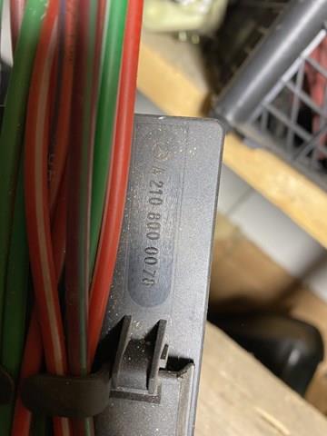 Клапан рециркуляции отработавших газов EGR Mercedes E