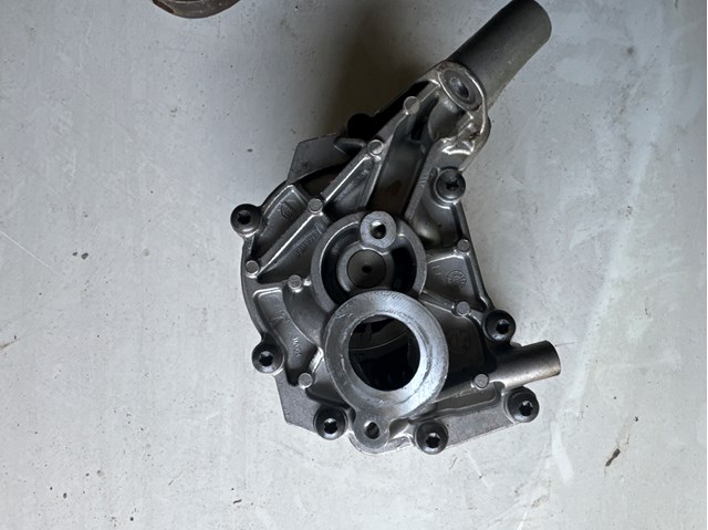 11417643256 BMW Масляный насос купить в Ирпень
